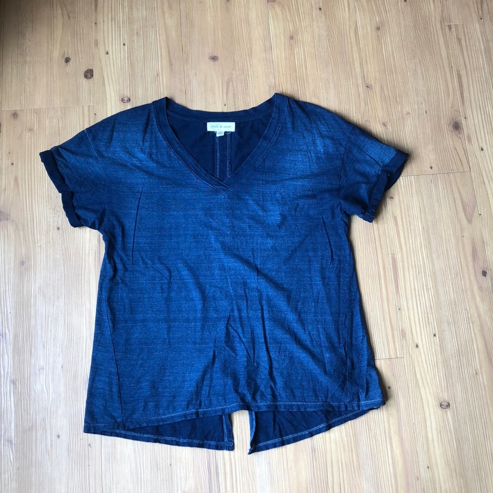 V-neck Anthropologie tee shirt